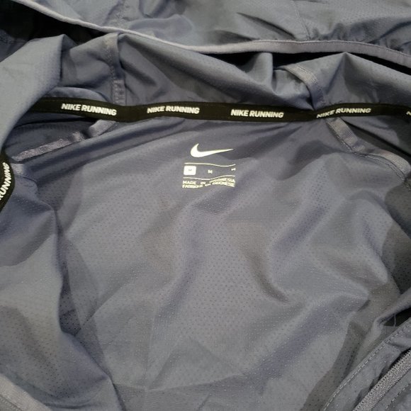 NIKE Running Essentials Hooded Windbreaker Size M - Picture 2 of 4